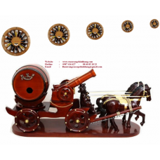 Xe ngựa đôi kéo pháo thần công chở trống rượu vang